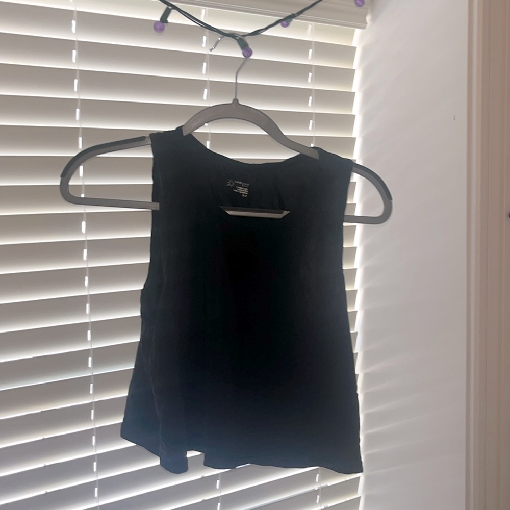 AERIE BLACK RUNNING AND WORKOUT TOP